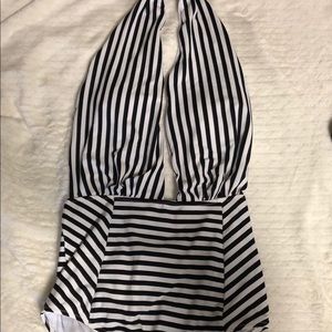 Cupshe swimsuit halter one-piece